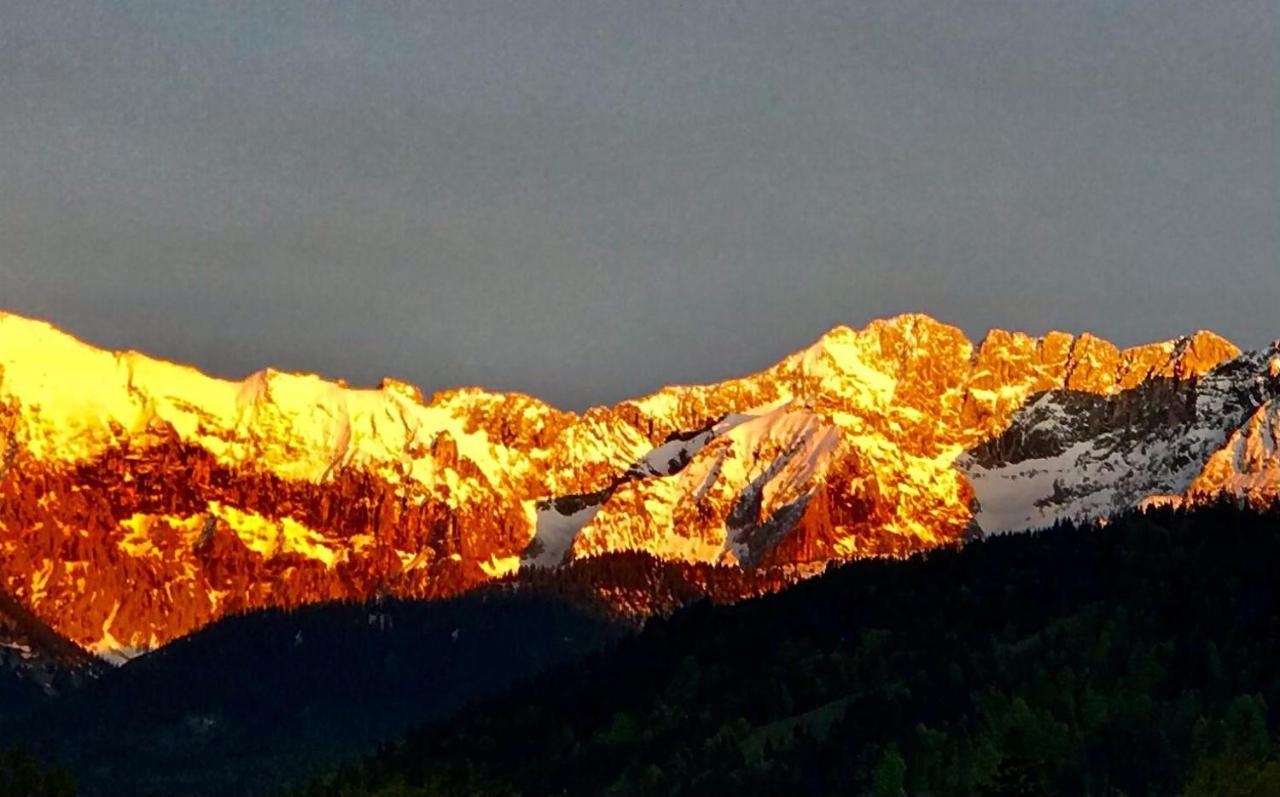 Landhaus Alpenblick Lägenhet Garmisch-Partenkirchen Exteriör bild