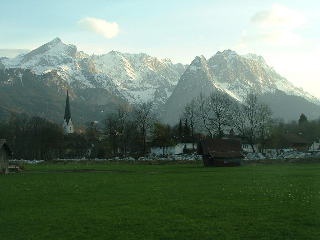 Landhaus Alpenblick Lägenhet Garmisch-Partenkirchen Exteriör bild